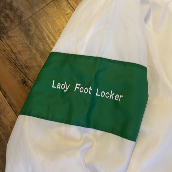 Vintage Lady Footlocker white with free accent stripe button jacket - Picture 2 of 6